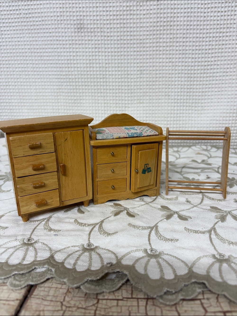 Dollhouse furniture